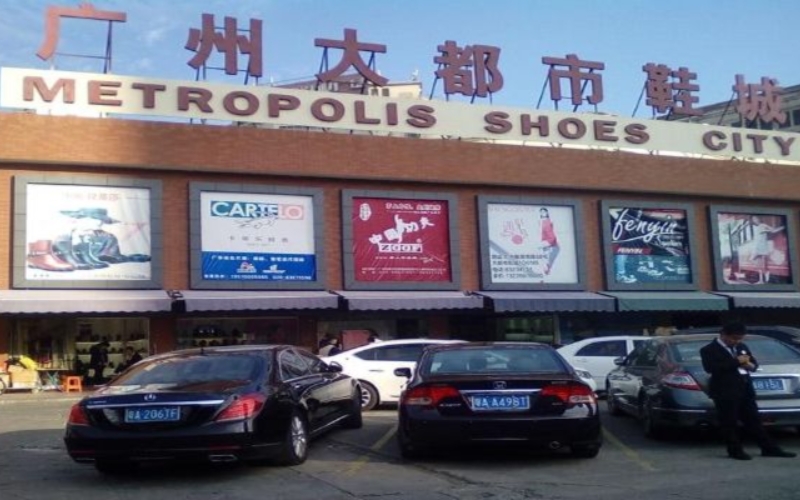 Chợ Metropolis Shoes City